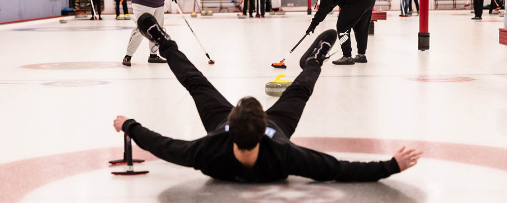 Curler falling 