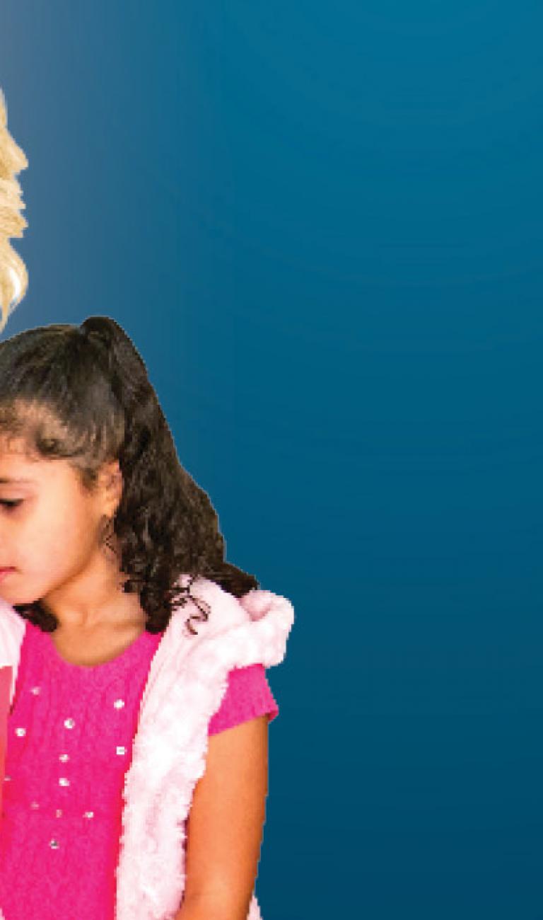 Dolly Parton reading to kids